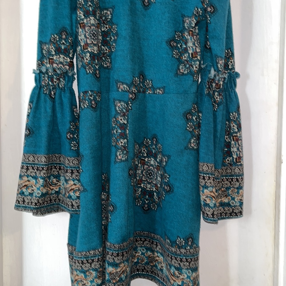 Dress - Picture 6 of 6